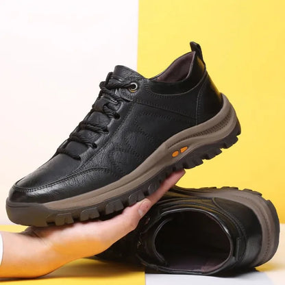 Ortopedická obuv deconr® | Ergonomicky navržená kožená obuv, která je pohodlná, stylová a prošla nejnáročnějším testem voděodolnosti a protiskluzové technologie.